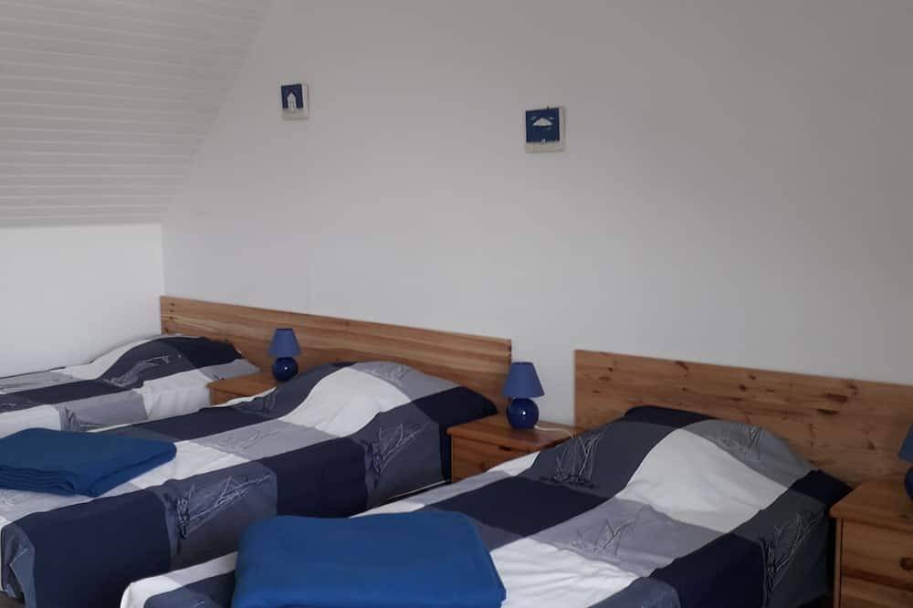Revisited fisherman's cottage with sea view and garden on the outskirts of Bréhat in Ploubazlanec, Côte de Goëlo