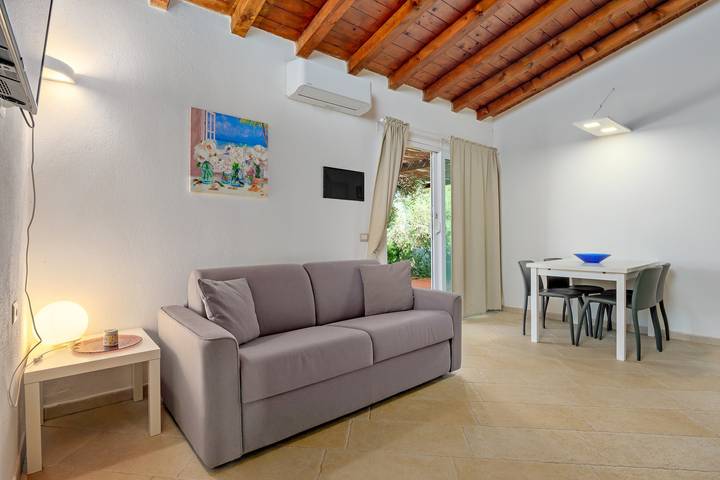 Ferienwohnung für 4 Personen, mit Garten in Olbia