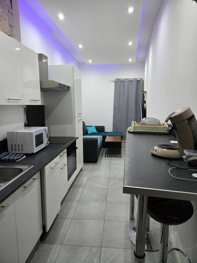Appartement entier, Appart 40m2 indépendant, confortable avec terasse in Lunel, Côte méditerranéenne (France)