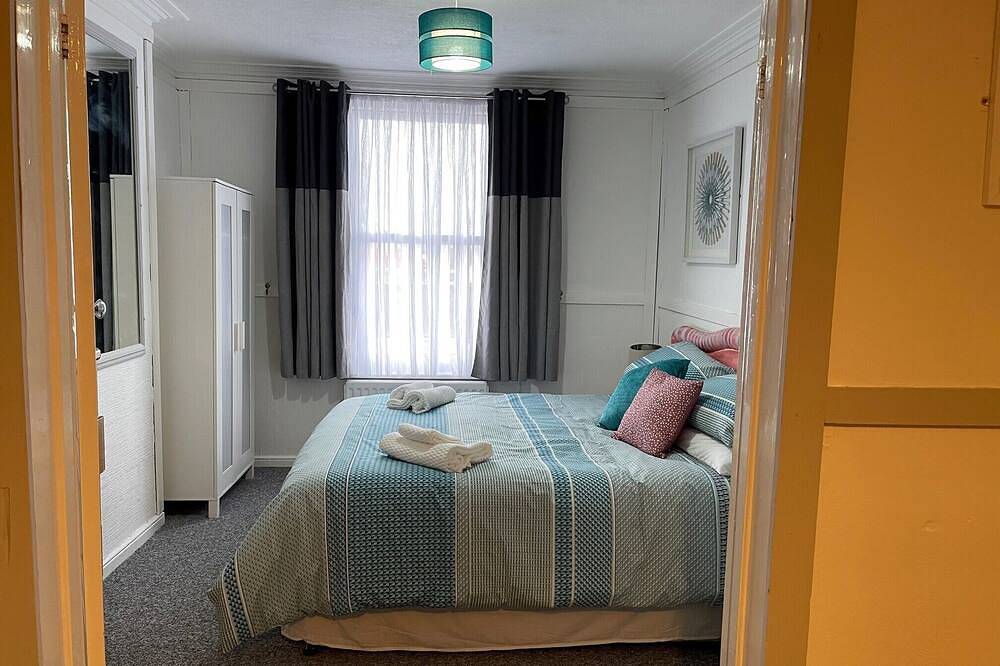 Entire apartment, \"The Eastbourne\" Pet Friendly Seafront Apartment in Eastbourne, East Sussex