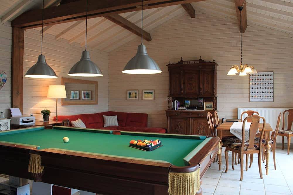 Kirschsuite im Douceur De Vivre direkt am Canal du Centre in Dennevy, Region Chalon-sur-Saône