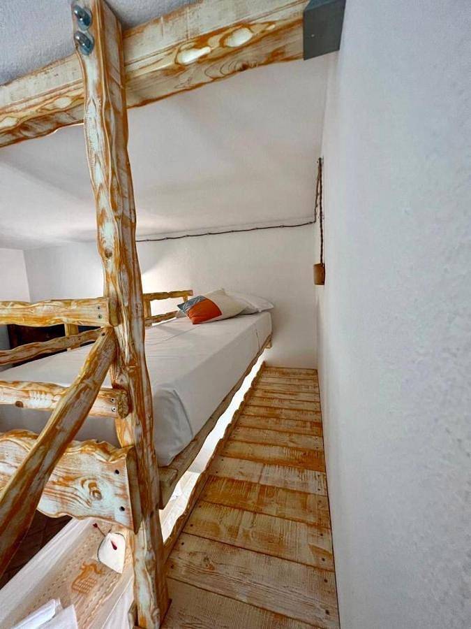 Chambre d’hôte pour 4 personnes, avec terrasse et jardin, animaux acceptés à Cala Gonone - 2