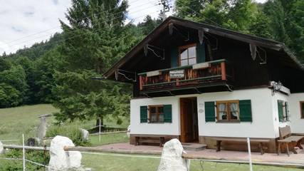 Ferienhaus für 6 Personen, mit Garten und Seeblick sowie Terrasse, mit Haustier in Oberbayern