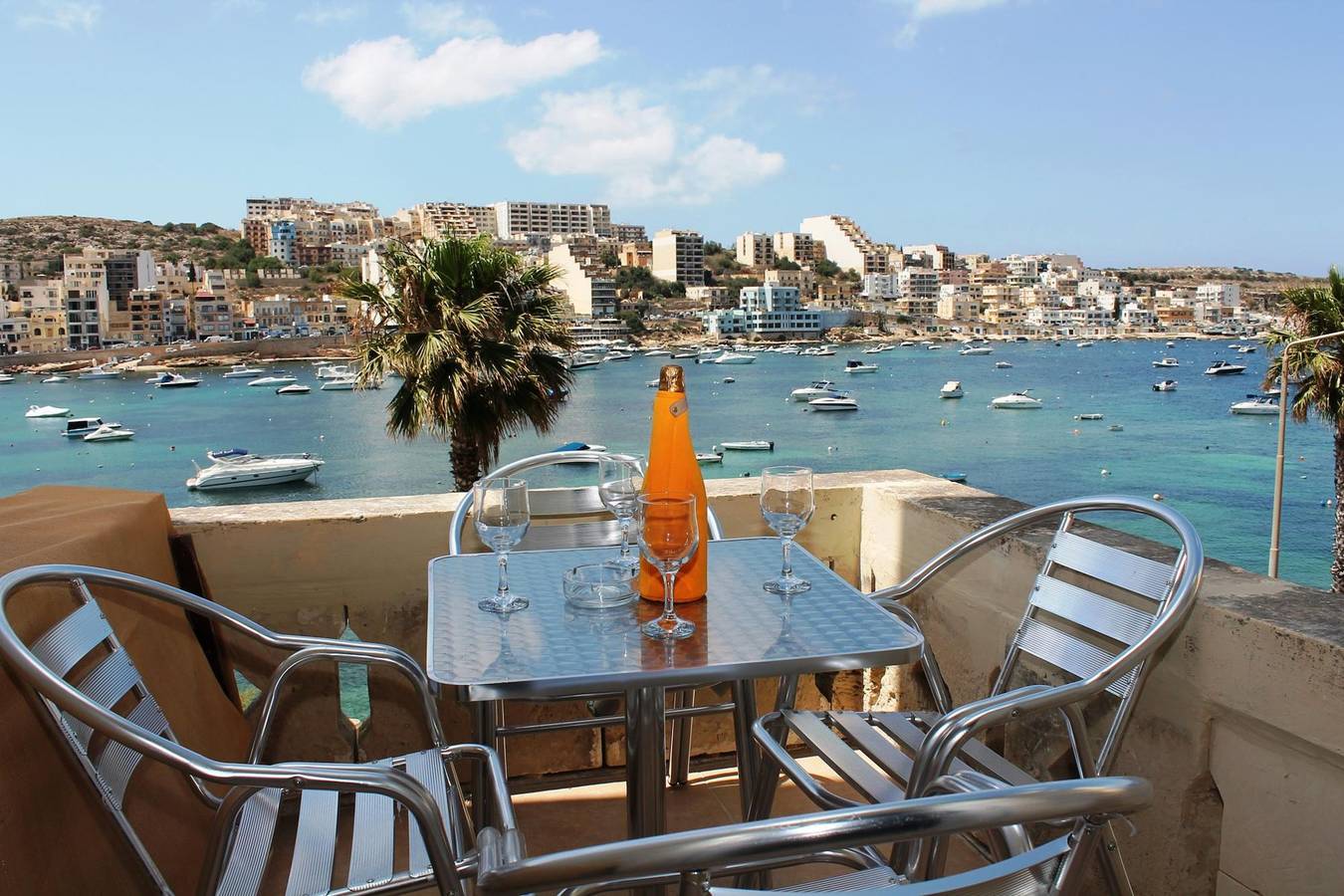 Entire apartment, Getawaysmalta - Blue Harbour Seafront 2-Bedroom Apartment in St Paul's Bay in St. Paul's Bay, Malta Island