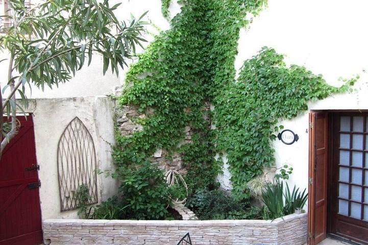 Gîte pour 2 personnes, avec jardin à Paziols