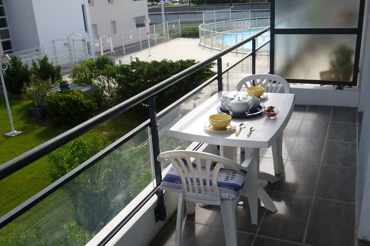 Appartement de vacances pour 4 personnes, avec jacuzzi ainsi que piscine et balcon