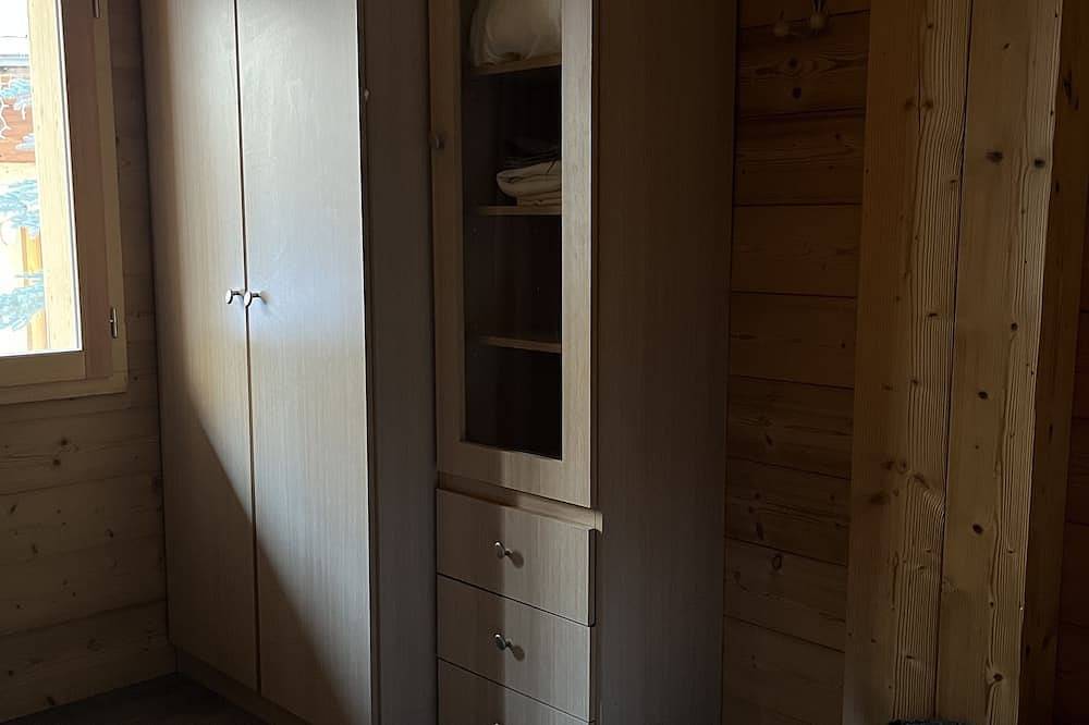 Entire apartment, Garden apartment in chalet in Vars, Briançon region