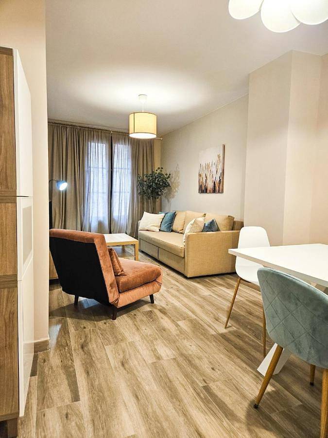 Apartamento para 7 personas, con vistas, Se admiten mascotas en Zaragoza