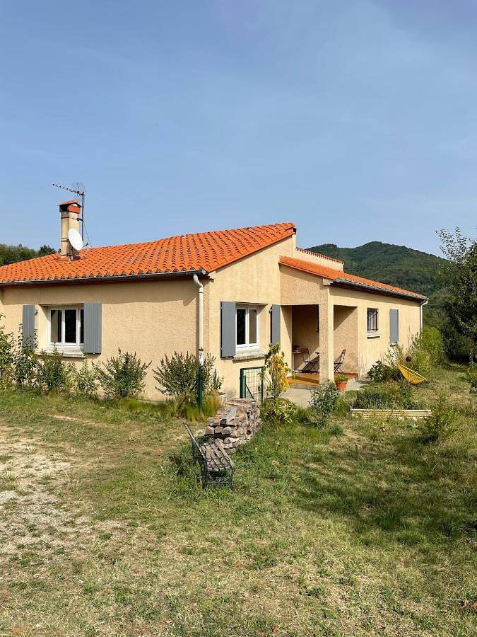 Location de vacances pour 7 personnes, avec vue et jardin à Saint-Laurent-de-Cerdans - 2
