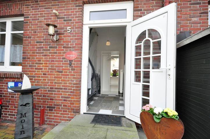 Ferienwohnung für 4 Personen, mit Terrasse und Garten in Neuharlingersiel - 2
