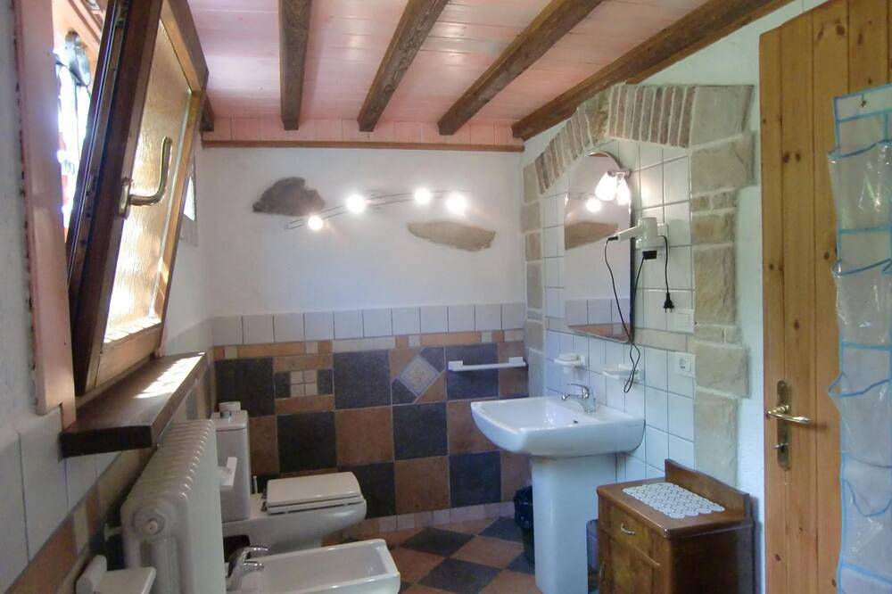 Freistehendes Haus mit eingezäuntem Privatgarten in Pur (Ledro), Ledro