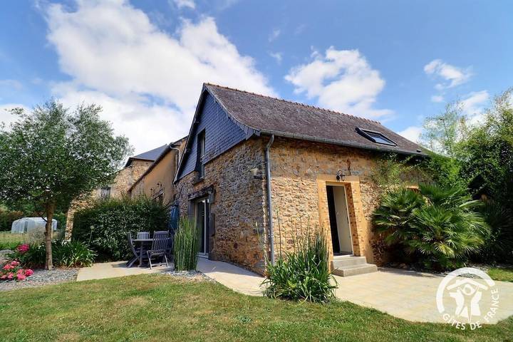 Gîte pour 6 personnes, avec Terrasse et Jardin ainsi que Piscine et Vue en Ille-et-Vilaine