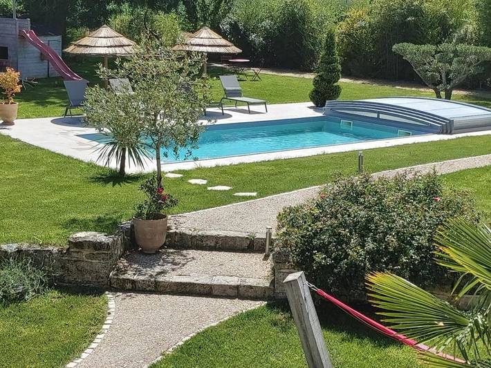 Chambre d’hôte pour 2 personnes, avec Jardin et Piscine à Plassay