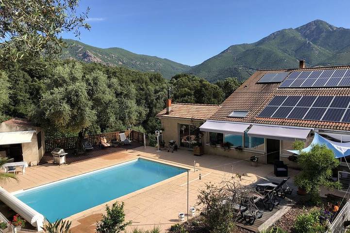 Appartement de vacances pour 6 personnes, avec jardin ainsi que terrasse et piscine