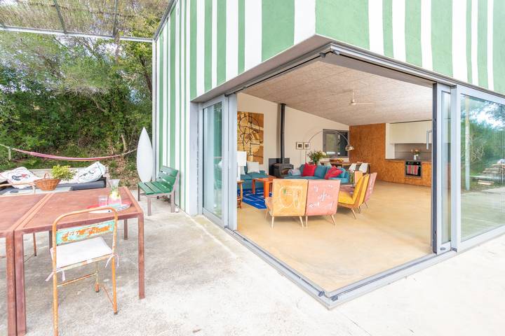 Casa "La Casita Del Bosque" con terraza privada, jardín privado y Wi-Fi in Vilopriu, Baix Empordà
