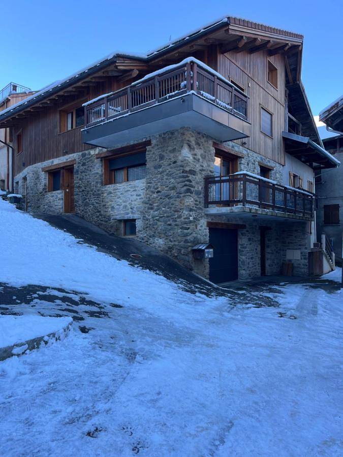Gîte pour 4 personnes, avec balcon et vue à Villarlurin
