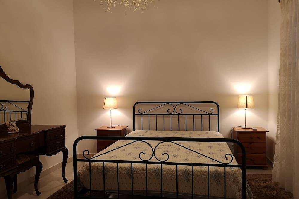 Ferienhaus mit Garten und Pool in Moncarapacho, Parque Natural da Ria Formosa