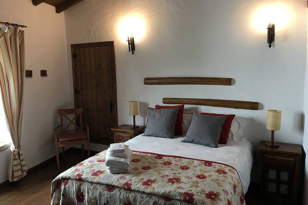 Moradia completa totalmente remodelada no interior das muralhas da vila c wifi<br> in Santa Maria de Marvão, Serra de São Mamede