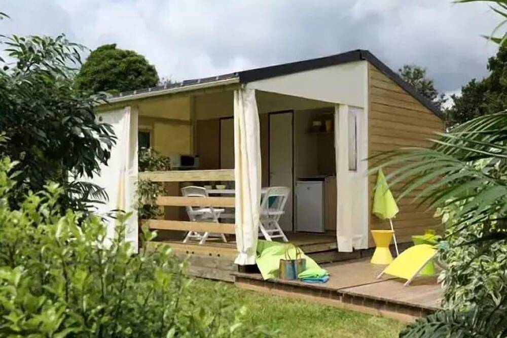 Mini 21-2 (>10 ans) - Sans Sanitaire, 2 ch (lits sup), env 21m² - Max 4 Adultes / 5 personnes in Carnac, Côte des Mégalithes