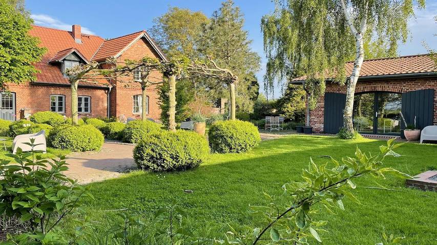 Ferienwohnung für 22 Personen, mit Terrasse und Garten, mit Haustier in Saal