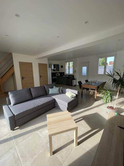 Gîte pour 4 personnes, avec terrasse et jardin à Isbergues