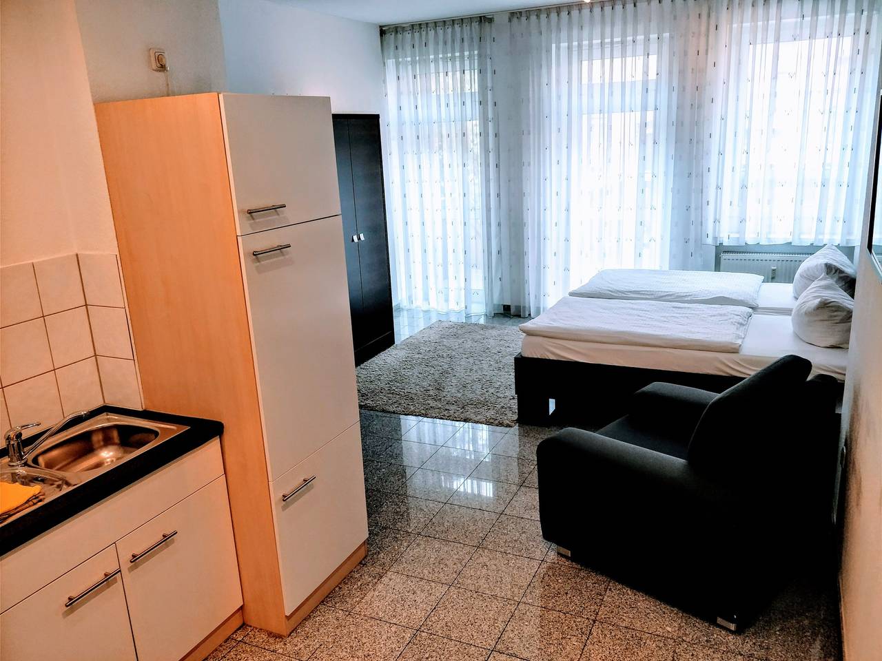 Boardinghouse Stadtvilla Budget - Einbett-Studio mit Küchenzeile und Wlan in Schweinfurt, Fränkisches Weinland