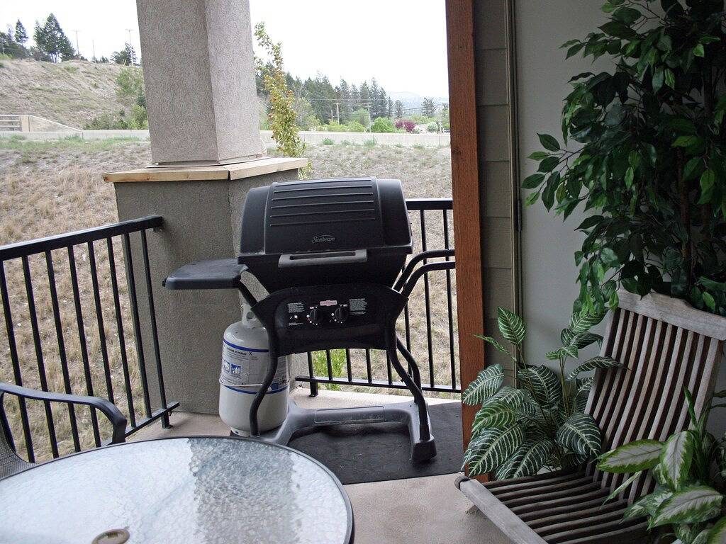 Ganze Wohnung, Strand-themenorientierte Familie Condo (Schlafmöglichkeiten für 7) Am Lake Windermere Pointe in Invermere in Kootenay-Nationalpark