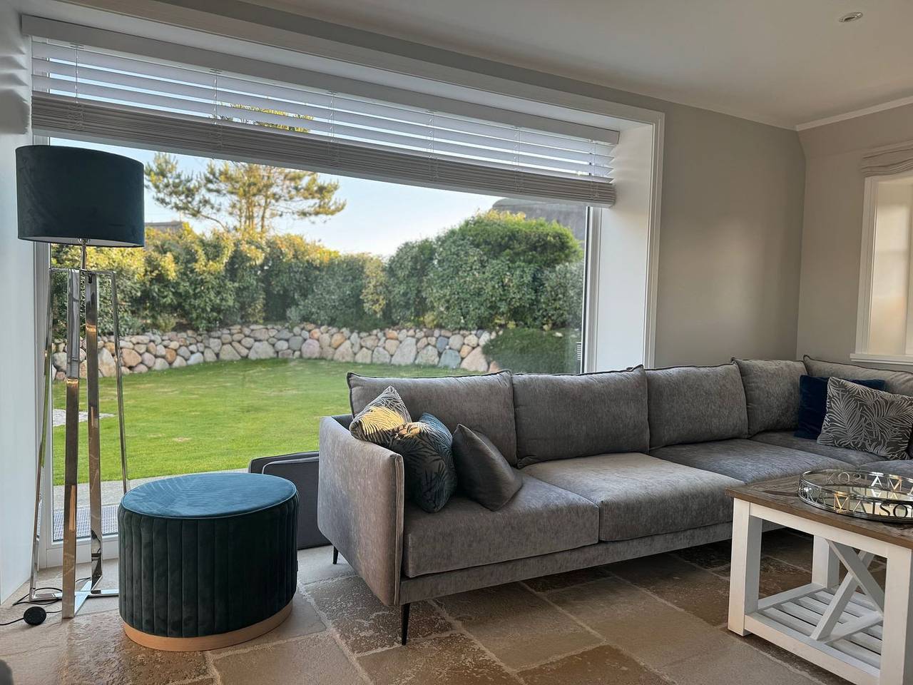 Hausteil mit ca. 123 m² Nutzfläche und Parkplatz. in Sylt