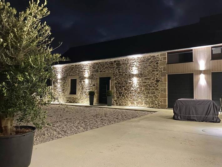 Location de vacances pour 2 personnes, avec terrasse ainsi que jardin et vue à Corseul - 2