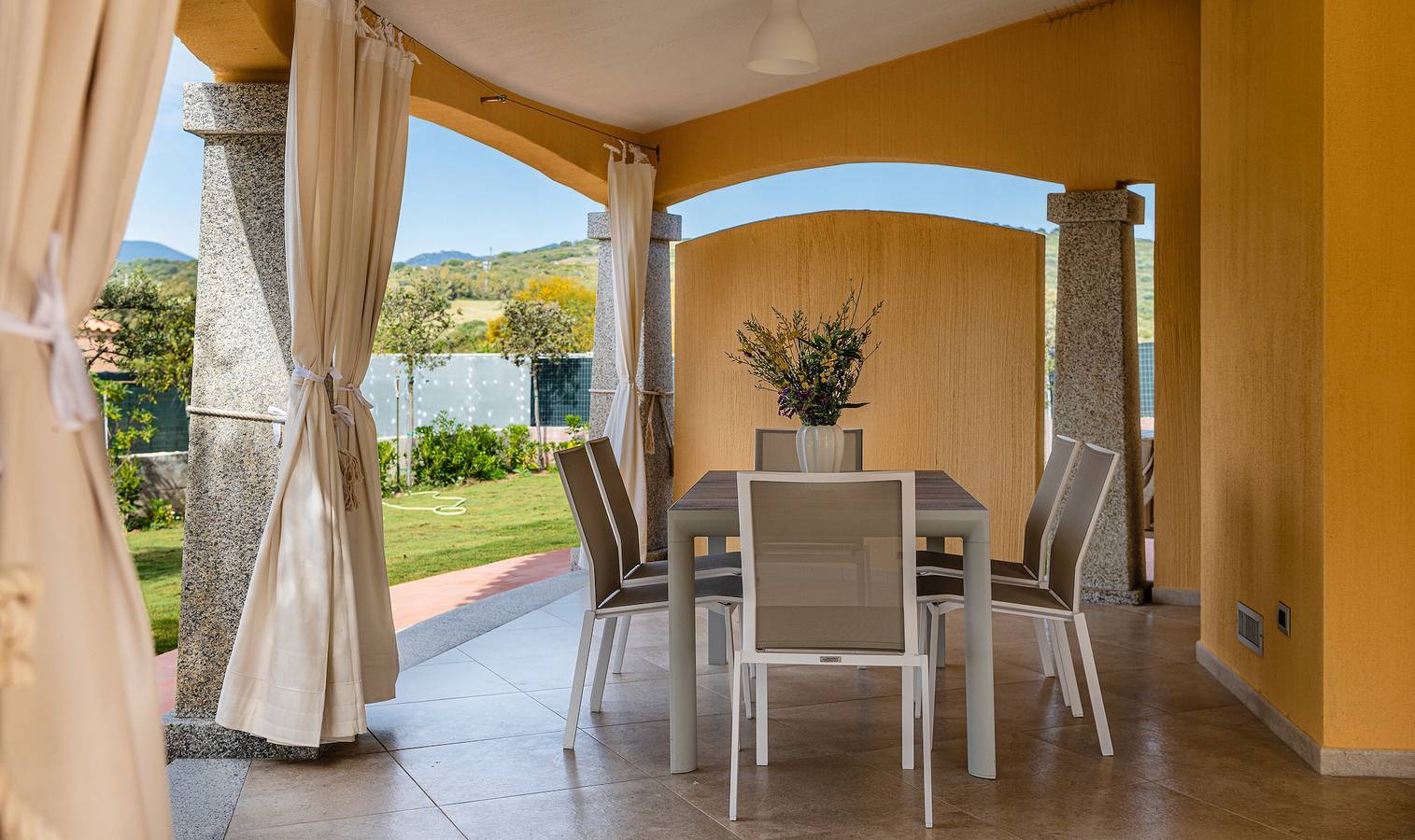 Villa 'Girasole' with Private Pool, Wi-Fi and Air Conditioning in Costa Rei, Muravera