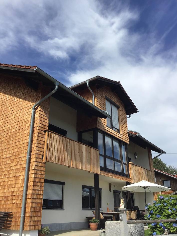 Ferienhaus für 4 Personen, mit Balkon und Garten in Lindberg