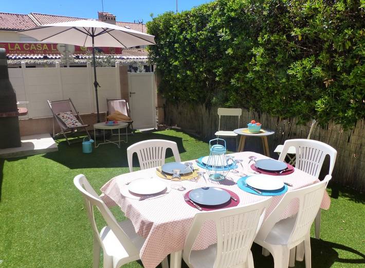 Gîte pour 6 personnes, avec terrasse et jardin dans Plage du Casino - 2