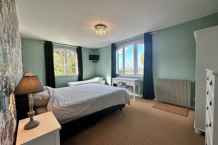 Location de vacances pour 8 personnes, avec jardin ainsi que piscine et terrasse à Paulhiac - 2