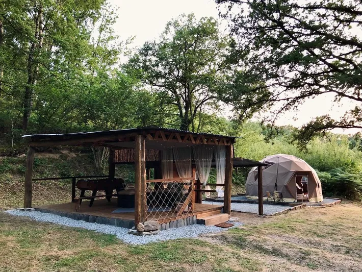 Zelt für 2 Personen, mit Ausblick und Terrasse sowie Garten und Pool, mit Haustier - 1