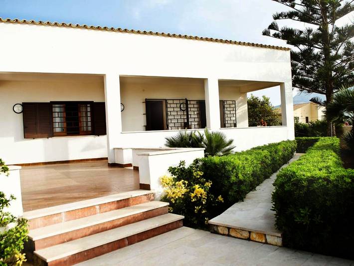 Appartamento per 6 persone, con panorama e giardino in Valderice