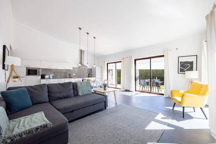 Location de vacances pour 5 personnes, avec jardin ainsi que piscine et terrasse, adapté aux familles à Sagres - 2