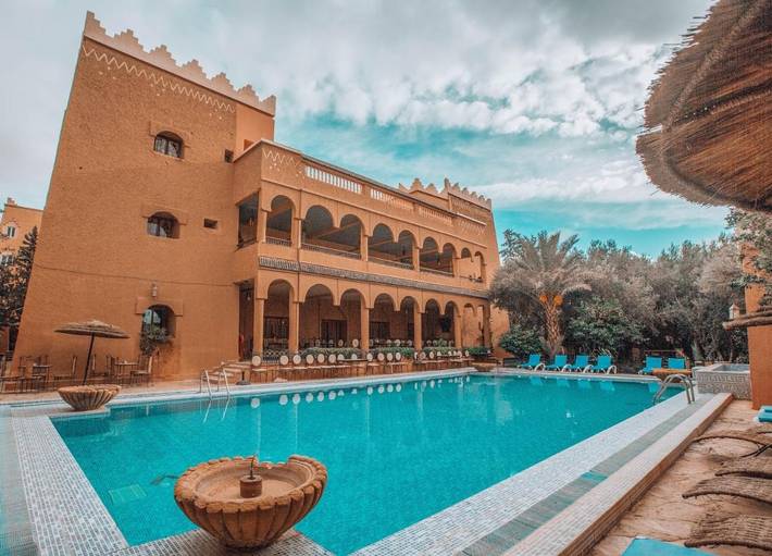Hôtel pour 2 personnes, avec jardin ainsi que jacuzzi et piscine, adapté aux familles