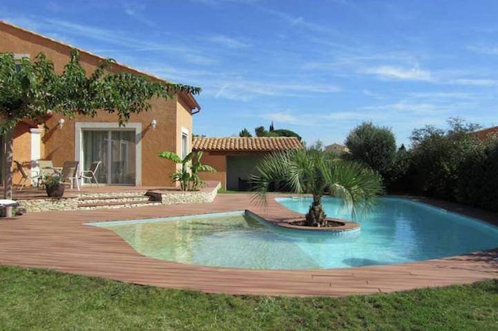 Location de vacances pour 6 personnes, animaux acceptés à Rodilhan