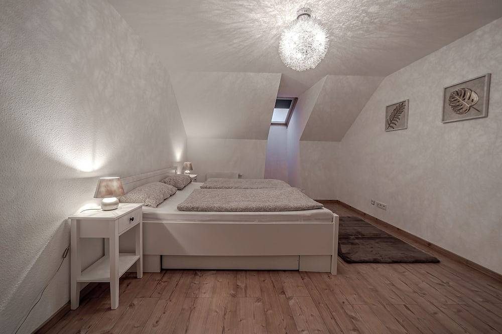 Ganze Wohnung, Platz für Reisegruppen oder die große Familie. Quedlinburg und Thale vor der Tür in Westerhausen, Thale