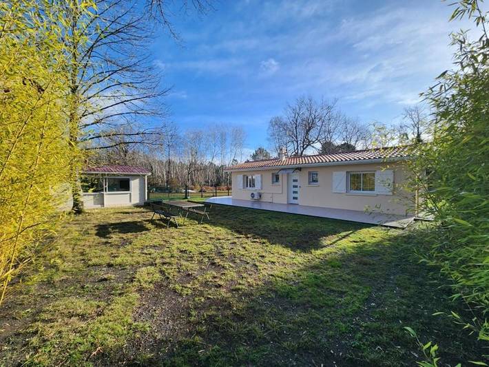 Location de vacances pour 4 personnes, avec Terrasse et Jardin à Avensan