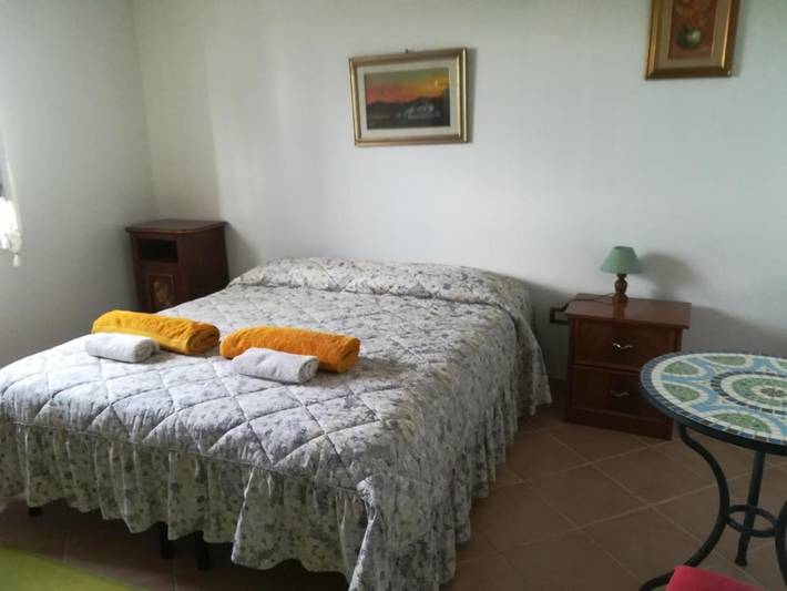 Chambre d’hôte pour 4 personnes, avec Balcon et Terrasse ainsi que Jardin et Vue à Chiaramonti