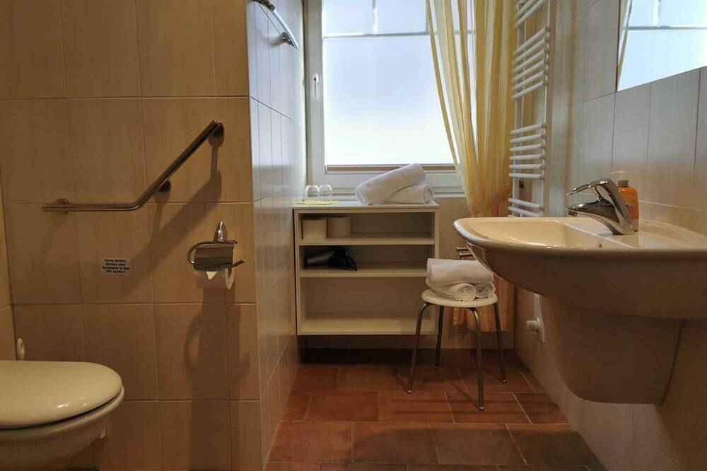 Entire apartment, Kurparkstr. Apartment 04 - Modern Kurparkresidenz in Timmendorfer Strand, East Holstein