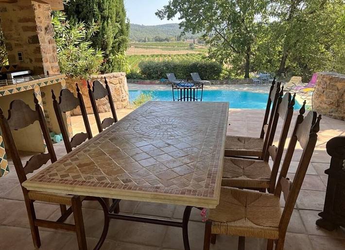 Location de vacances pour 4 personnes, avec terrasse ainsi que jardin et piscine, animaux acceptés à Carcès - 3