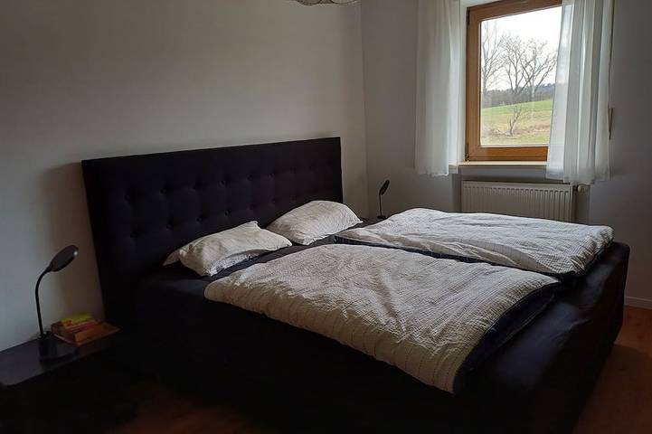 Ruhig gelegenes Ferienhaus mit traumhafter Aussicht. Badesee 5 min entfernt. in Obernzenn, Romantische Straße
