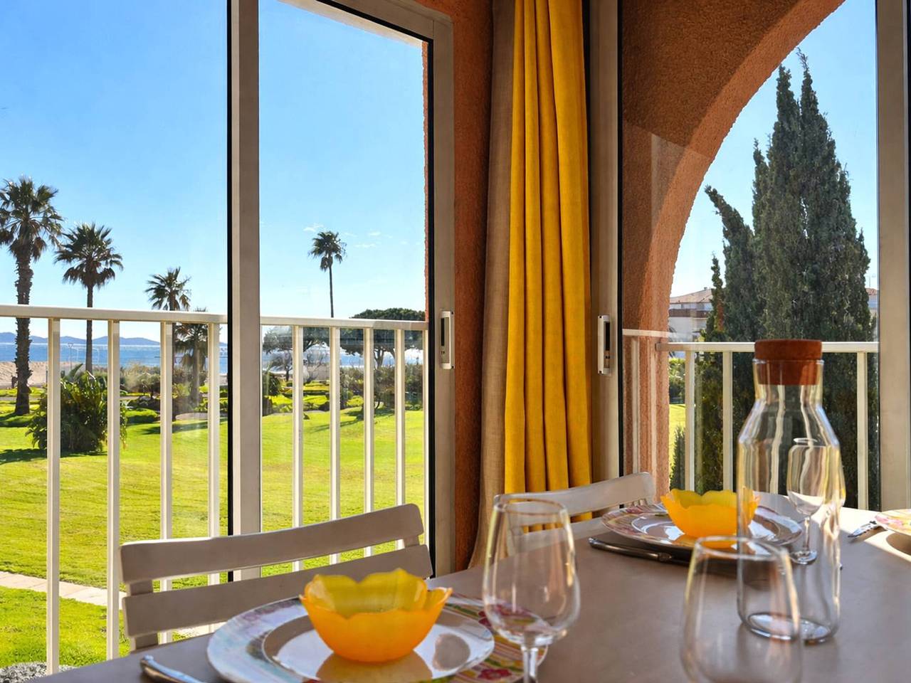 Appartement entier, Appartement 2 pièces avec loggia vue mer, animaux admis - La Londe-les-Maures in La Londe-les-Maures, Parc national de Port-Cros