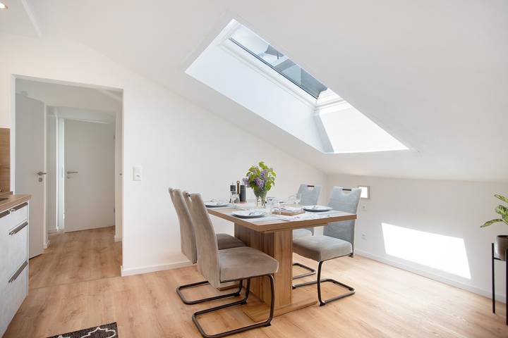 Ganze Wohnung, Ferienwohnung 'Im Spatzennest' mit Bergblick, Gemeinschaftsterrasse und Wlan in Inzell, Bayerische Alpen