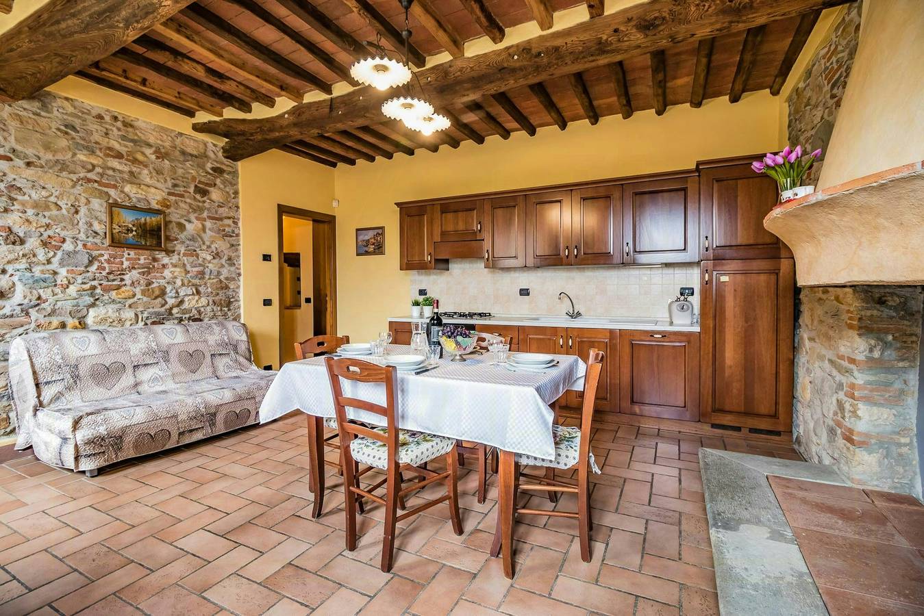Ganze Wohnung, Wohnung im Erdgeschoss mit Pool in der Nähe von Lucca in Capannori, Lucca Provinz