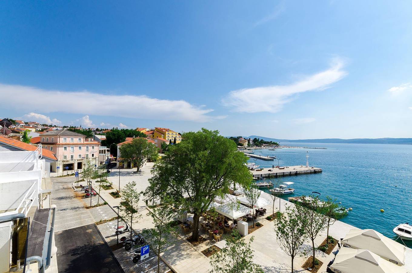 Ganze Wohnung, Atemberaubendes Apartment direkt am Meer mit privater Dachterrasse, eigener Galerie, Wifi in Selce, Primorje-Gorski Kotar