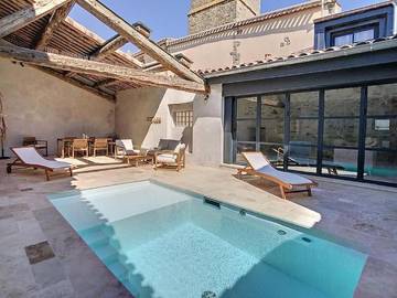 Cottage pour 6 personnes, avec terrasse et piscine, adapté aux familles à Azille