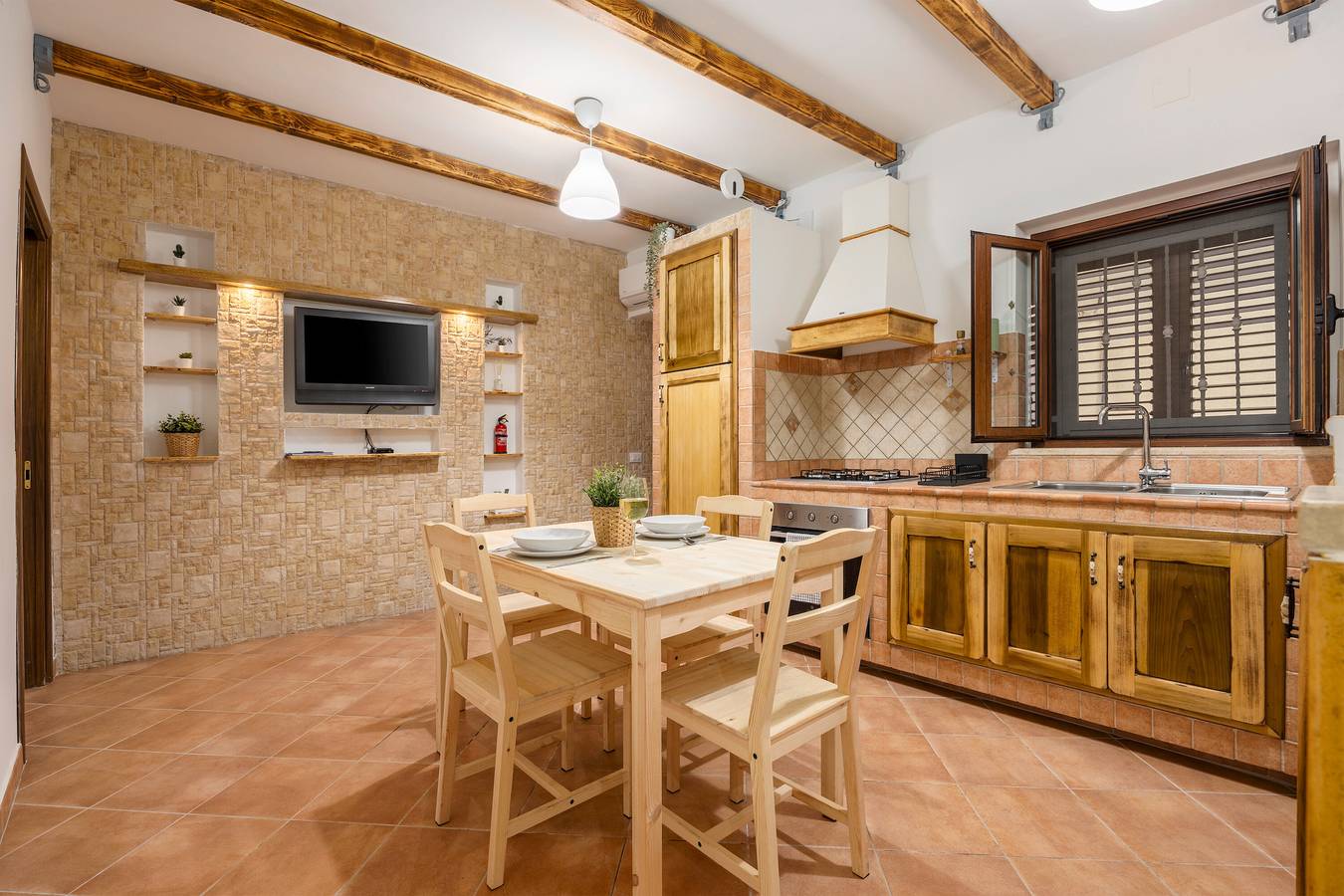 Ganze Wohnung, Ferienwohnung 'Aurora Sul Mare' mit Wi-Fi und Klimaanlage in Palermo, Palermo Provinz